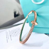 Luxurys diseñador pulseras de brazalete de la moda de la moda clásica brazalete para mujeres modas joyas encerman accesorios de moda