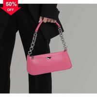 Lüks marka kadın omuz çantaları lüks moda zinciri fransız yama çantası yeni diyagonal omuz koltuklu çanta fabrikası doğrudan satış