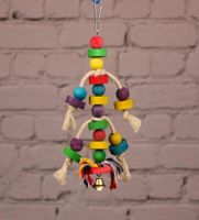 Outros pássaros suprimentos 1 PCS Toys de papagaio de madeira contas coloridas com sinos para o penteado de brinquedo que mastigam acessórios para gaiola pendurada