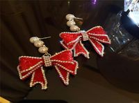 Dangle Chandelier 2021 Kore tarzı kırmızı bowknot küpeleri kadınlar için üç inci rhinestone düğünler parti mücevher aksesuarları