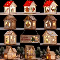 ديكورات عيد الميلاد DIY طبيعية خشبية معلق المقصورة مع مصابيح LED دافئة الحلي الخشب مصباح القلعة المتوهجة هدايا السنة ألعاب الأطفال 221121