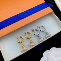 Luxury V Letters Perle Designer Boucles d'oreilles pour femmes 18 carats d'or Silver Shining Diamond Diamond Stone Broute ￠ oreilles Bijoux de f￪te de No￫l Gift A