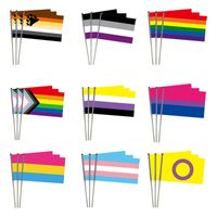Bandeiras de banner xvggdg 100pcs 14 x 21cm Mão personalizada GEMINBOWL Bandeira da mão Rainbow Waving Orgulho gay bissexual 221123