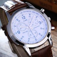Нарученные часы 2022 Высококачественные бренды мужчинам Смотрит повседневная мода мужская кожаная ремешок Quartz Watch Outdoor Sports Blue 3 Color