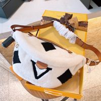Lüks tasarımcılar bel çantaları çapraz gövde en yeni çanta ünlü bumbag moda omuz çantası beyaz serseri fanny paketi mm43644