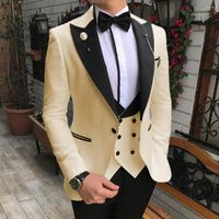 Trajes masculinos 2022 Fashion Champagne Blazer 3 piezas Piotas Lapa de máximo para hombres Cerro de baile de baile de graduación Boda de boda para hombres