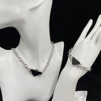 Dise￱ador Tri￡ngulo Collar colgante de joyas de lujo Dise￱adores de joyas de lujo Hoop collar para mujeres Joyer￭a de moda para hombres