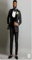 Eccellente smoking grigio Grey Sciallio a forma di groomsman da sposa smoking smoking maschi giacca da promonsione blazer 3 pezzi Suitjacketpantstieve4848765