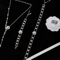 Novo designer cl￡ssico j￳ias conjuntos de shinestone Camellia colar anel de pulseira para mulheres de joias de festa de moda presente
