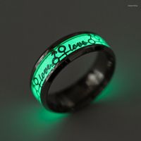 Anéis de casamento 2022 Men luminoso retro anel de aço inoxidável Carta de amor masculino para mulheres Material Material Bijoux por atacado