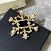 Nouveau style Gross￩ Gold Fashion Snow Flake Shape Brooches Brand Designer Brooch Ladies Pearl Crystal Decoration252D