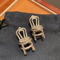 Rhinestone Tezgah Üç Boyutlu Tasarımcı Dolu Saplama Şık Absuared Ins Boş Kadınlar Küçük Sandalye Serin Küpe 221014