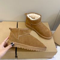Botas de grife clássico de bota de neve feminina Fashion Boots mais recentes moda de pele de pele de couro cabeludo de lã longa e longa vendas de vendas quentes 35-40 sem caixa 2022