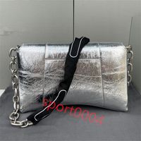 Yeni zincir çantası lüks yüksek kaliteli marka kemerli ark cowhide bayan el çantası flap debriyaj messenger torbası gümüş siyah pembe cüzdan 25cm