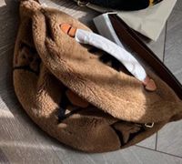 Need to find LV teddy bum bag dupe : r/DHgate