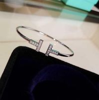 2022 Versión coreana Pulseras de diseño de doble lujo Apertura de letras Micro diamante Pulseras de diseño único Accesorios de joyería