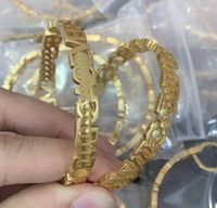Hoop progettato alla moda esagerato grande round v Letter Oregings Banshee Medusa Ritratto in ottone 18k oro designer designer di gioielli regalo di Natale Mer --02