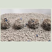 Bentonite Cat Sterter Factory Price Strong Clumps Multicolor Ball Shape 1-3.5 مم خالية من الغبار