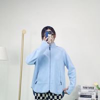 Kadın T-Shirt Açık Hem Fermuar Katının Eşsiz Tasarımı Az sayıda Sıralı Renk Fabrikası Doğrudan Satış