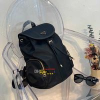 Unisex Luxurys Sports Bag Tasarımcıları Erkek sırt çantası 2021 Moda Omuz Çantaları Paraşüt Su Geçirmez Naylon Schoold Sırt Çantaları