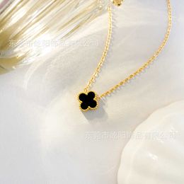 Luxury VanCA Designer Jewelry Accessories Ten Flower Pendant Necklace Lucky Four Leaf Grass 10 Flower Necklace Collar Chain Fritillaria Necklace Agate 8497