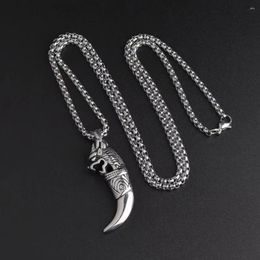 Pendant Necklaces Metal Wolf Tooth Model Necklace Western Goth Style Fang Charm Jewellery For Men Winter Sweater Chain Amulet Gifts