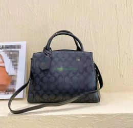 2024 NEW Totes Tote Bag Women Designer Bag Leather Luxurys Handbag Shape Pattern Designers Crossbody Shopper Bags Fashion Travel Purse A02