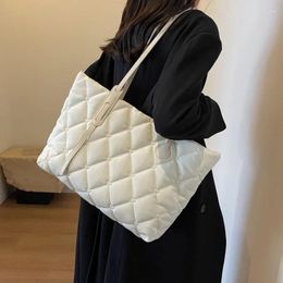 Evening Bags Fashion Diamond Large Capacity Shoulder Bag Women Designer Quilted Padded Tote Woman Casual Simple Puffer Female Purse