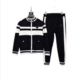 2024Mens Tracksuit Two Pieces Sets Jackets Hoodie Pants With Letters Fashion Style Spring Autumn Outwear Sports Set Tracksuits Jacket Tops Suits