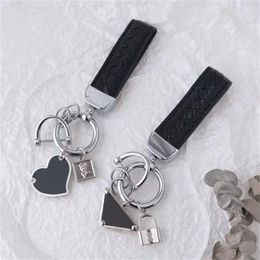 High Qaulity Key Rings Classic Letters Black White Silver Buckle Keychain Designers Brands Luxury Fahsion Unisex Key Chain Keyring284H