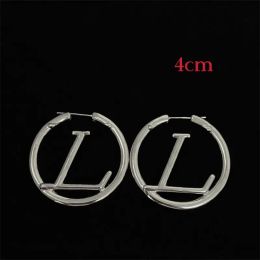 2023 Kvinnor Hoops örhängen Fashion Womens Big Circle Simple Earring Jewelry S Designer Earrings Letter Stud örhänge Wholesal 32