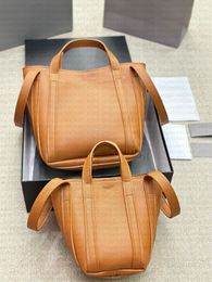 7A genuine leather Everyday commuting bag for women large capacity shoulder bag fashionable fashion show matching designer bag