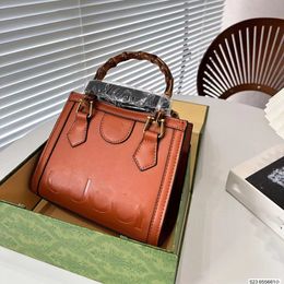 Designer Bag Bamboo Handbag 10A High Quality Womens Leather Bags Cases New Vintage Crossbody Diana Elegant Shoulder Bag Tote Bags 20cm