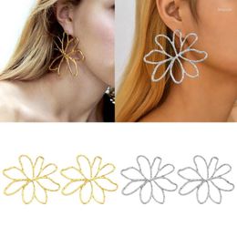 Stud Earrings Simple Geometric Pendant Earring Hollow Metal Flower Dangle Elegant Studs Fashion Women Jewelry
