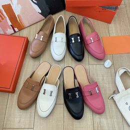 Designer-Pantoletten, Hausschuhe, Ledersandalen, Freizeitschuhe, Damen-Loafer, Halb-Drag-Prince-Town-Slipper aus Metall-Rindsleder