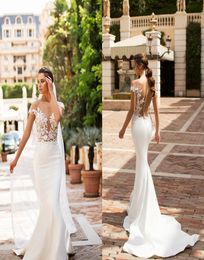 2019 Berta Wedding Dresses Off The Shoulder Lace Appliqued Button Back Sweep Train Beach Wedding Dress Short Sleeves Garden Bridal3681169