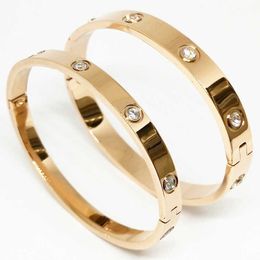 Designer Screw Bangle Bracelet Fashion Luxury Jewelrys Carer Original Trendy 18K Gold Diamond for Women Men Nail Bracelets Silver Jewelry Bracelet NGXQ