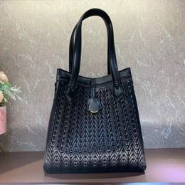 Woven Leather Tote Bag Shopping Shoulder Bag Large Capacity Handbags Bags Hidden Magnetic Buckle Solid Colour Travel Pouch High Quality Tote Purse Luxury designer