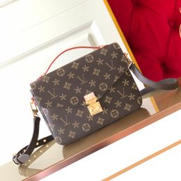 Lvse Bag Louiseviutionbag M44875 Luxury Flap Cross Body Clutch Designer Bag Strap Dhgate Mens Flower Totes Travel Handbag Messenger Bag 4011