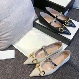 Scarpe eleganti tacchi donne designer piatto a punta al 100% autentica catena di metallo in metallo lady in pelle Lettera di scarpa casual Muli Princetown Traiclò Laz H0K7#
