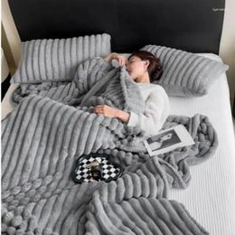 Blankets Faux Fur Blanket Chunky Fluffy Soft Cosy Weighted Plush Double-sided Velvet Thickened Winter Tool