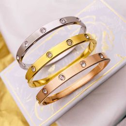 Designer Screw Bangle Bracelet Fashion Luxury Jewelrys Carer Original Trendy 18K Gold Diamond for Women Men Nail Bracelets Silver Jewellery Bracelet C5LZ