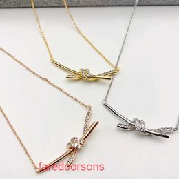 Tifannissm necklace Titanium Steel T Classic for women High Edition V Gold Family Twisted Necklace Women 18k Light Luxury Fashion Kont Diamon