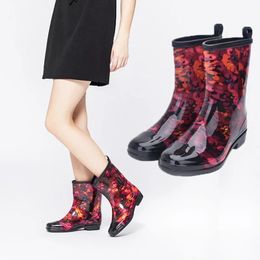 Fashion Women Rain Boots Waterproof Rubber Boots Midcalf Adult Non-slip Water Women Shoes Garden Kitchen Working Rainboots 240102