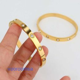 Trend fashion versatile jewelry good nice Car tires's Fashion Couple Light Luxury Stainless Steel Bracelet with Diamond for Men and With Original Box