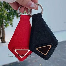 Keychains Keychains top Lanyards Designer Keychains For Apple Airtags Tracking Device Case For Airtags PU Leather Antilost keychain Portable