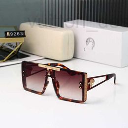 Sunglasses Designer Brand 2023 New Box Sunglasses, Girls' Net Red, Fashionable Women's Glasses, Large Frame, Anti-uv Moisture I6O6