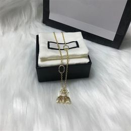 Ladies Bee Letter Diamond Pendant Necklace with Box Party Festival Fashion Gift Jewelry Charm Exquisite Trendy Bling Chain258e