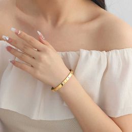 Bangle Designer Fashion Screw Jewelrys Carer Original Trendy Gold Diamond For Women Men Nail Bracelets Sier Jewelry Bracelet Bd3e 743444