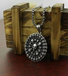 Pendant Necklaces Fine Handmade 316L Stainless Steel Skull Ghost Head Round Necklace Men039s And Women039s Jewelry Accessori3769791